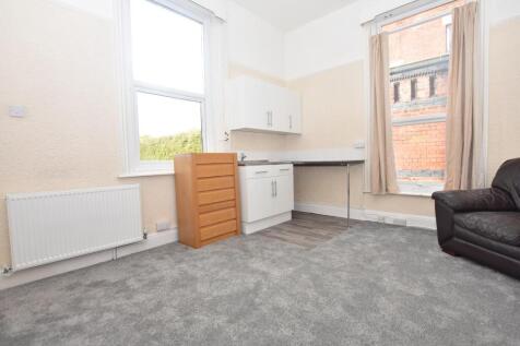 bedsit 3.jpg