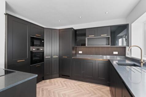 Kitchen 1.jpg