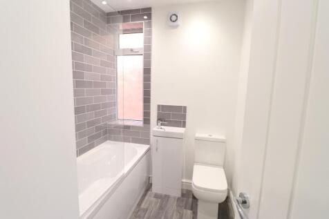 Bathroom (2).JPG