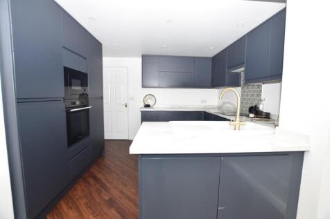 kitchen (2).jpg