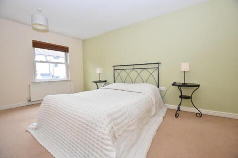 bed 2.jpg