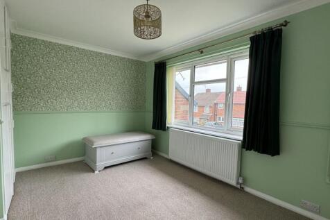 Main bed 2.jpg