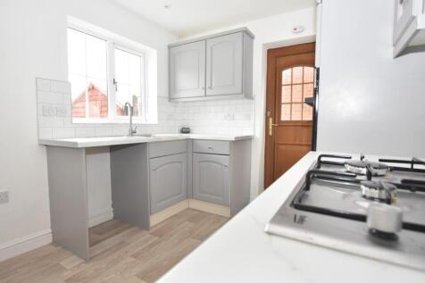 Kitchen 3.JPG