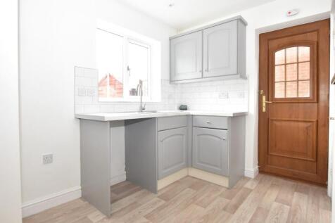 Kitchen 2.JPG
