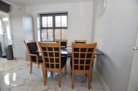 DINING AREA.jpg