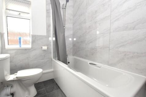 Bathroom.JPG