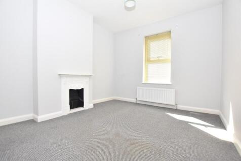 Bedroom 1.jpg