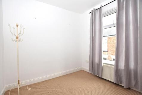 Front bedroom.JPG