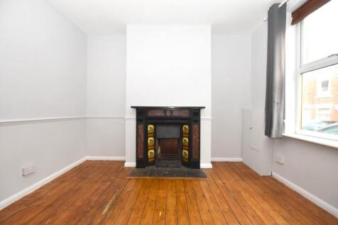 Kiving room 2.JPG