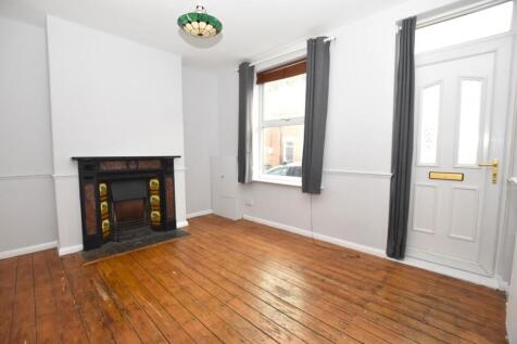 Living room 1.JPG