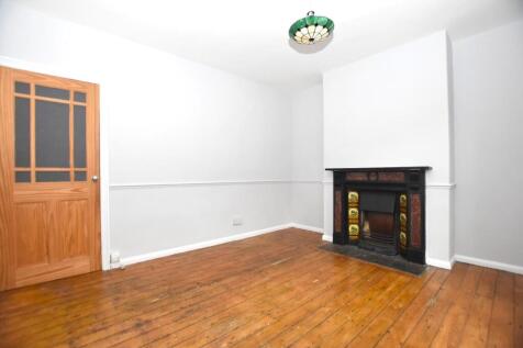 Living room 3.JPG