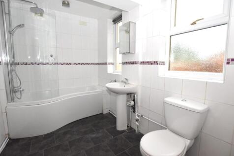 Bathroom 1.JPG