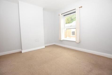 Bedroom 1 3.JPG