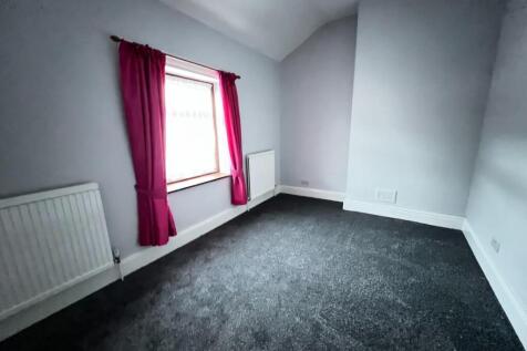 Bed1.jpg