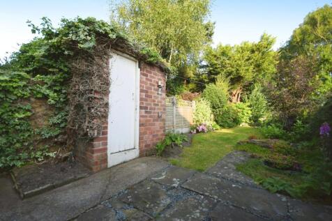 REAR GARDEN 01.jpg