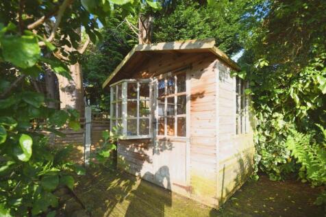 REAR GARDEN 04.jpg