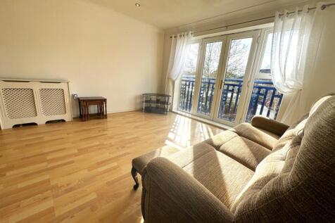 Living room 8.jpg