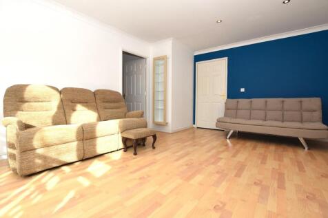 Living room 2.JPG
