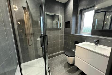 bathroom (2).jpg