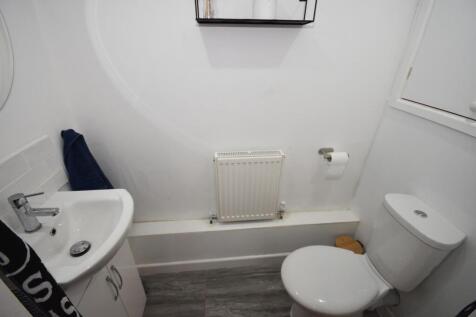 DOWNSTAIRS WC.JPG