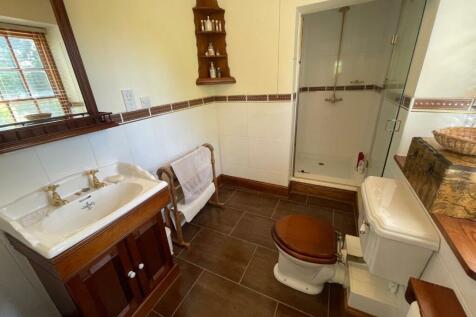En-suite bathroom to bedroom 2