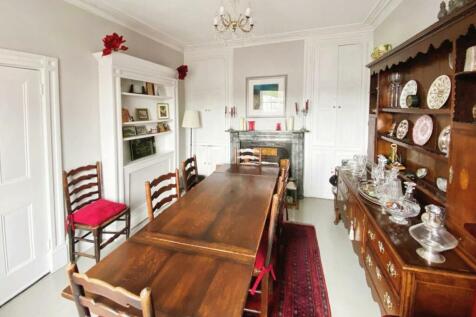 54ef53d2-Dining.jpg