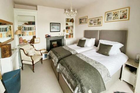 98282e72-Bed 202 20a.jpg