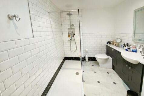 37024d8e-Shower 20Room.jpg