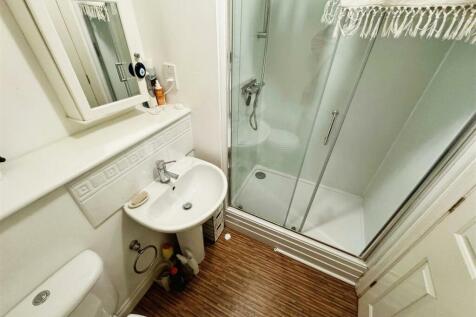 a1e8e498-En-Suite.jpg