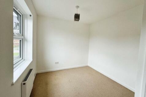 f388e817-Bedroom 203.jpg
