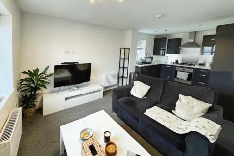 e4610fc2-Living 20Kitchen.jpg