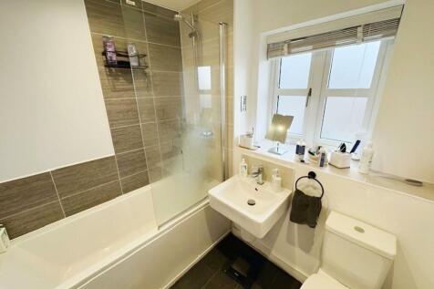 de4168aa-Bathroom.jpg