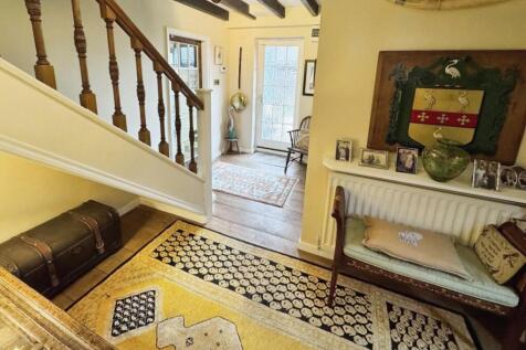 33589dc4-AEntrance 20Hall.jpg