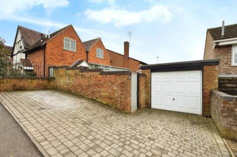 671e50c0-AGarage 20and 20Driveway.jpg