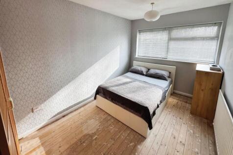Bed1.jpg