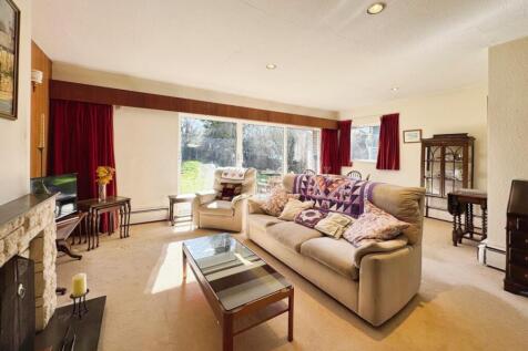 14005291-Living 20Room.jpg