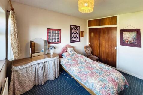 157a9bf2-Bedroom 203.jpg