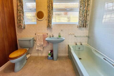 59926863-Family 20Bathroom.jpg