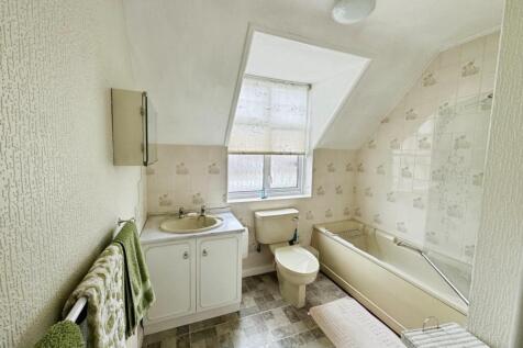 Bathroom.jpg