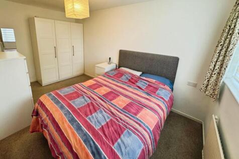 1da07ab3-Bedroom 201.jpg