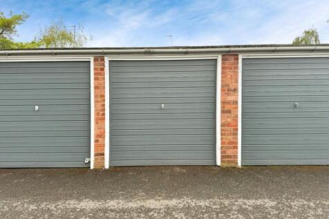 dc268bce-Garage 20Front.jpg