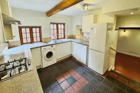 81 Kitchen to Dining.jpg