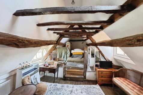 Attic Room.jpg