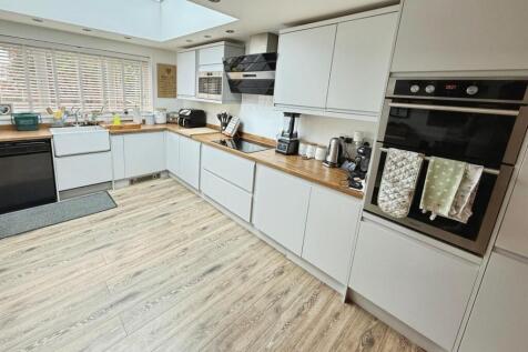 c2c1c5af-Kitchen.jpeg