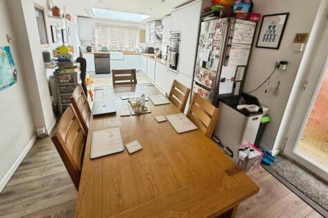 4d250f78-Dining 20Kitchen.jpeg