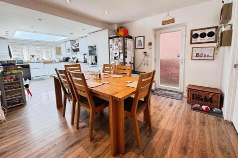 d6ab5ff2-Dining 20Kitchen.jpg