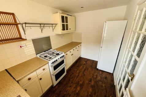 Kitchen...jpg