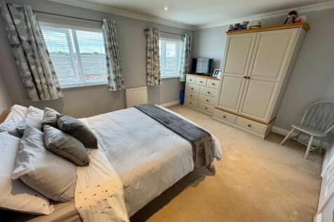 Bedroom One.jpg