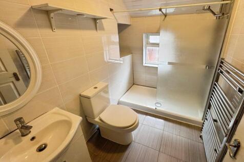 Shower Room.jpg