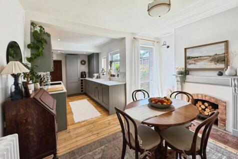 Dining Kitchen.jpg